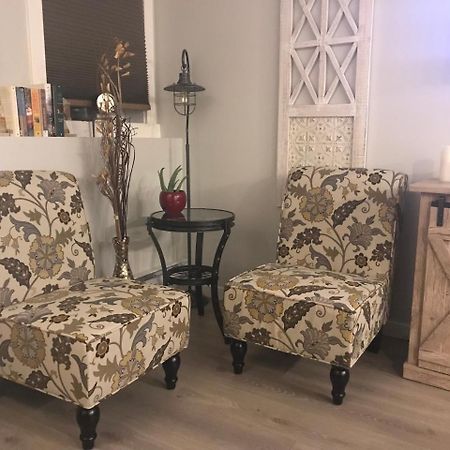 Home Sweet Condo Калгари Экстерьер фото