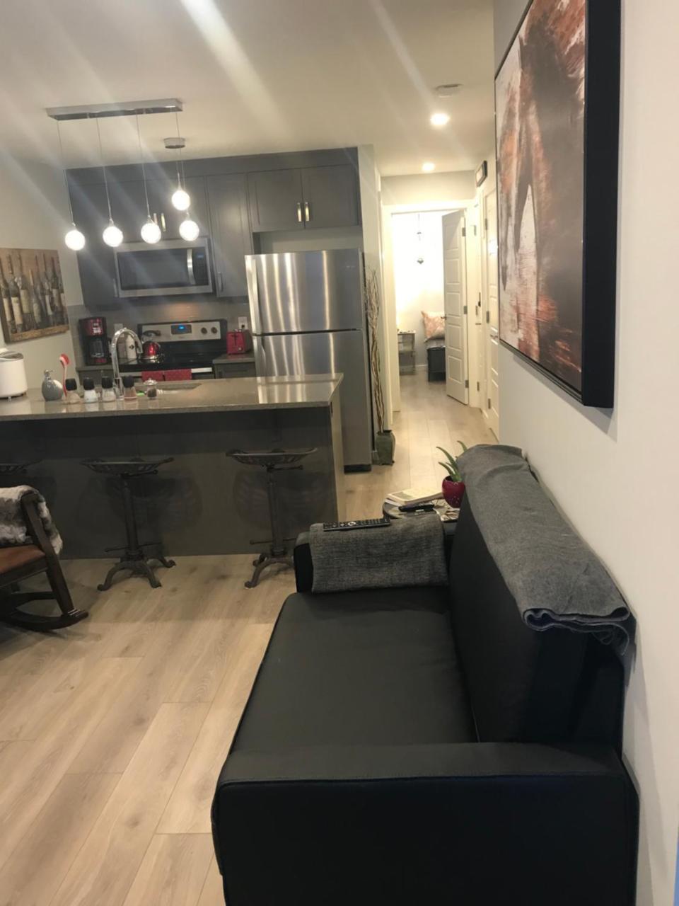 Home Sweet Condo Калгари Экстерьер фото