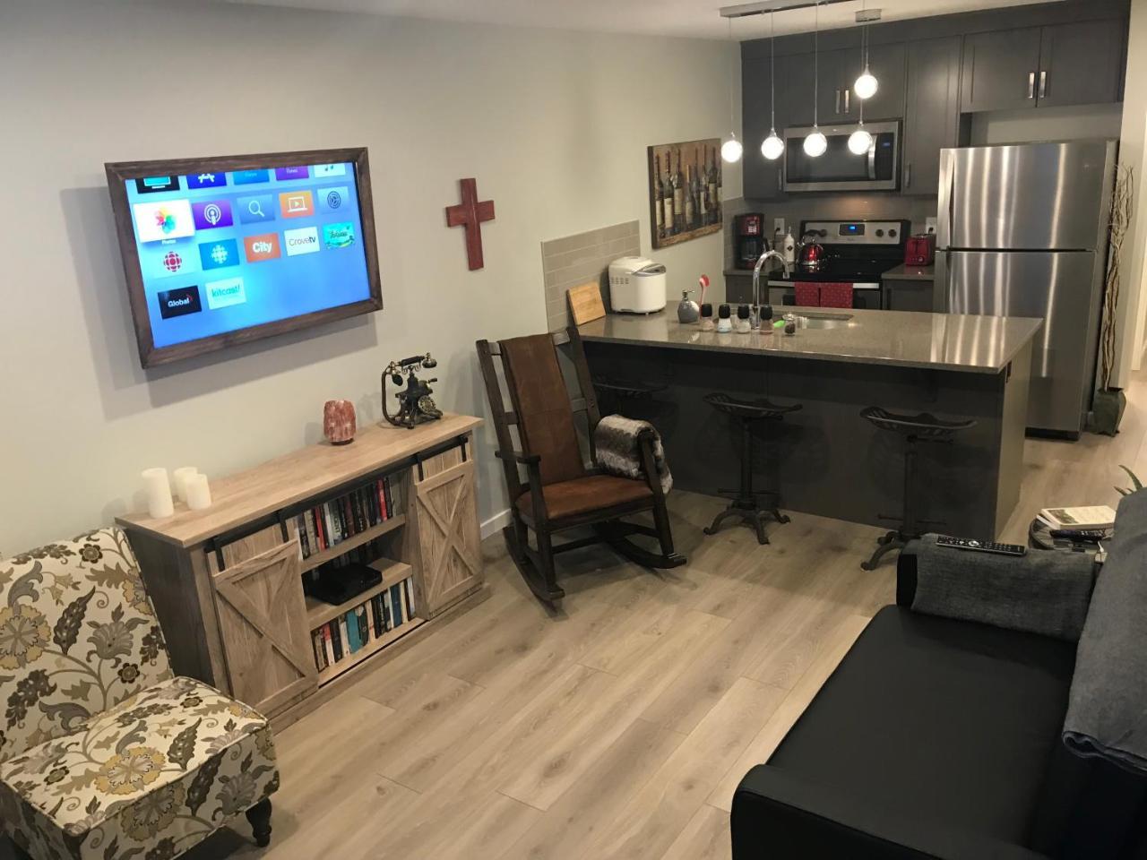 Home Sweet Condo Калгари Экстерьер фото