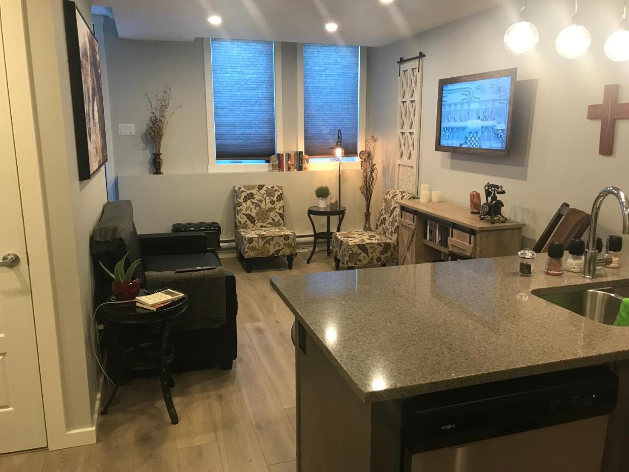 Home Sweet Condo Калгари Экстерьер фото